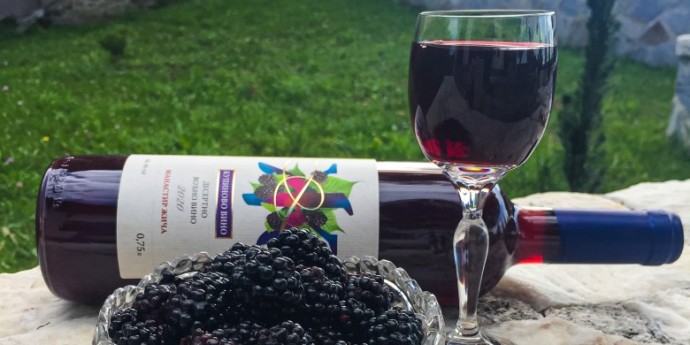 Manastirsko kupinovo vino